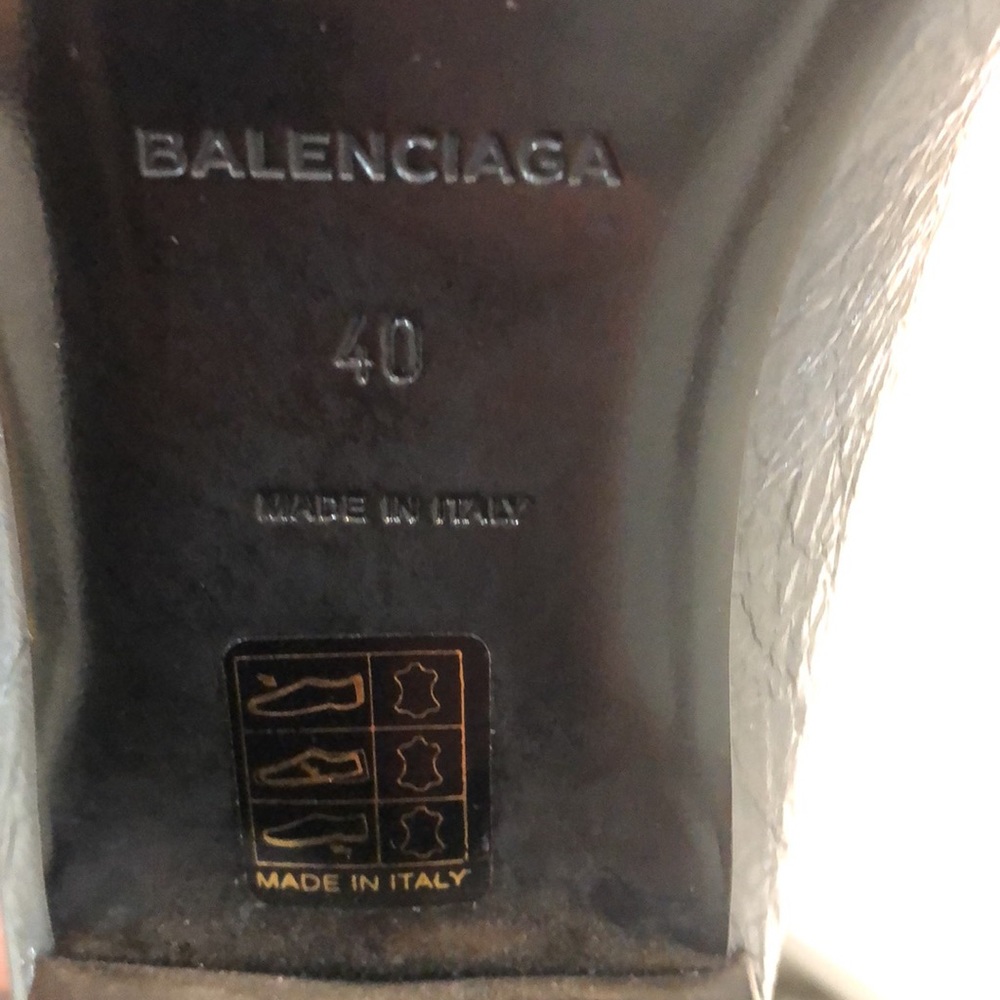 BALENCIAGA
Gris Fossile Leather Studded Loafers - Picture 10 of 11